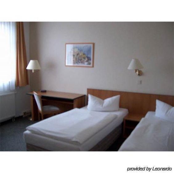 Hotel Kubrat An Der Spree Berlin Ngoại thất bức ảnh