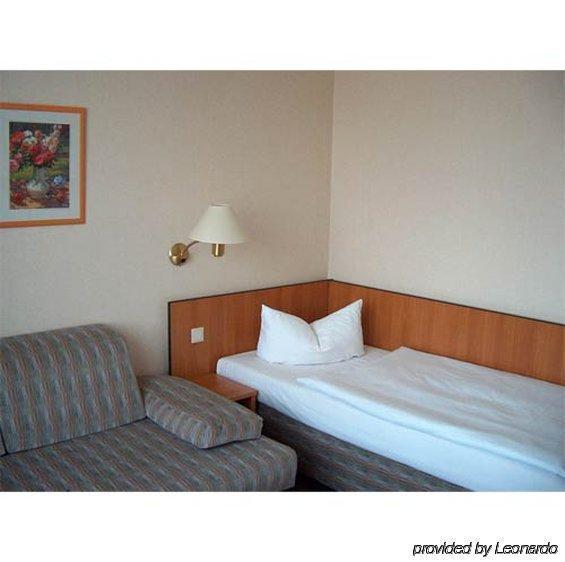 Hotel Kubrat An Der Spree Berlin Ngoại thất bức ảnh
